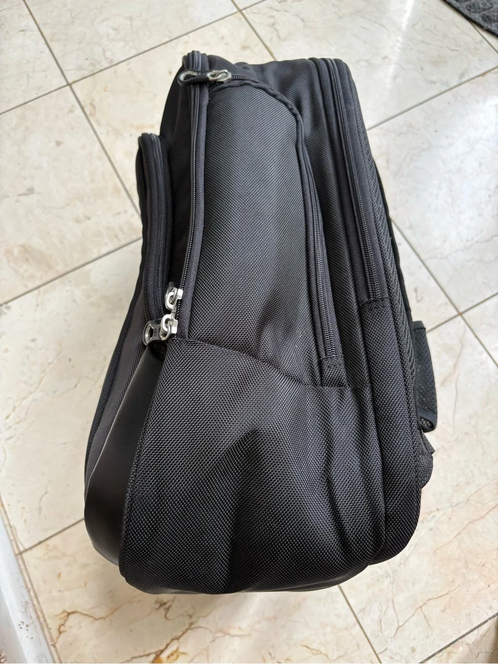 Swiss Gear Black Men's Laptop Backpack - Durable Commuter Bag